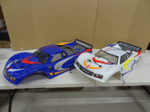 Baja 5T body, Terminator, 2x, blue and white, scratch + dent
